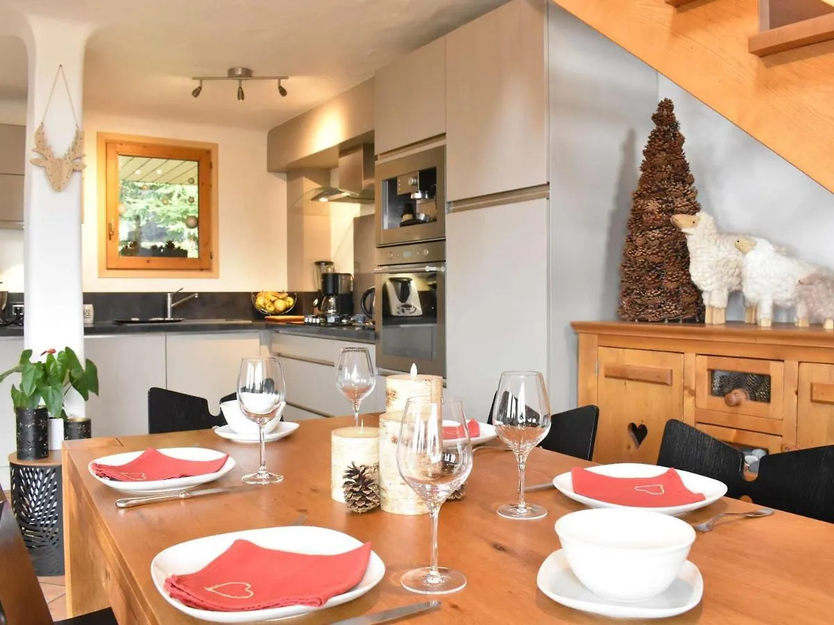 Chalet Cosy Avec Mezzanine, Poele A Bois, Wifi Et Parking - Meribel - Fr-1-180-570 Les Allues