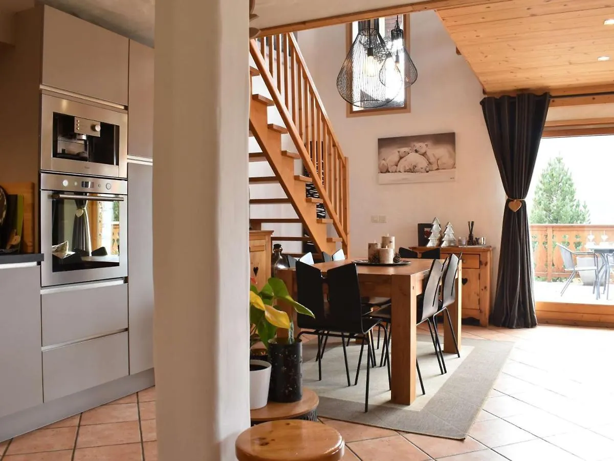 Chalet Cosy Avec Mezzanine, Poele A Bois, Wifi Et Parking - Meribel - Fr-1-180-570 Les Allues