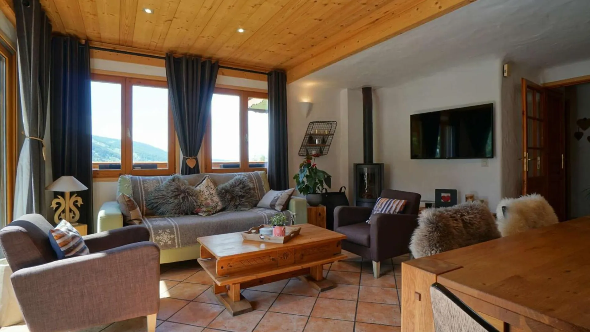 Chalet Cosy Avec Mezzanine, Poele A Bois, Wifi Et Parking - Meribel - Fr-1-180-570 Les Allues